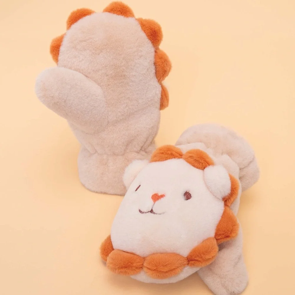 Powder UK bear paw fluffy mittens in super soft plush polyester / unisex - NWT